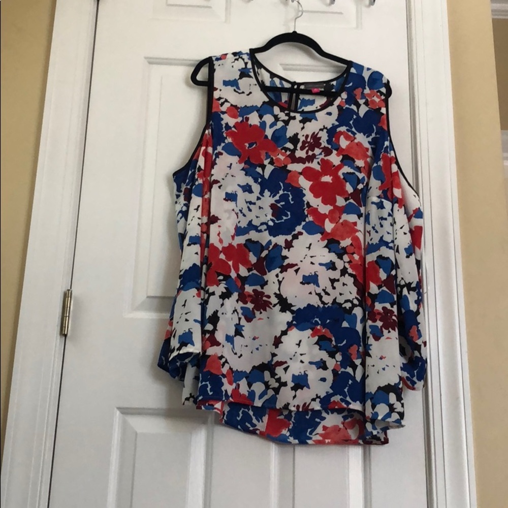 Vince Camuto Top